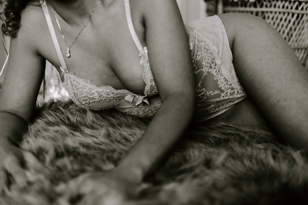 Woman posing for boudoir photography - Boudoir by Tracey Nichole, Annapolis Boudoir Photography